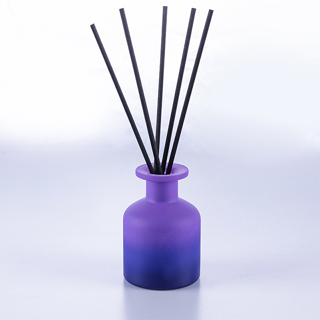 150毫升喷雾彩色哑光油漆锅铃刺刺玻璃芳香疗法瓶